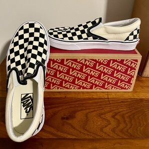 Brand new women’s checkerboard Vans size 6